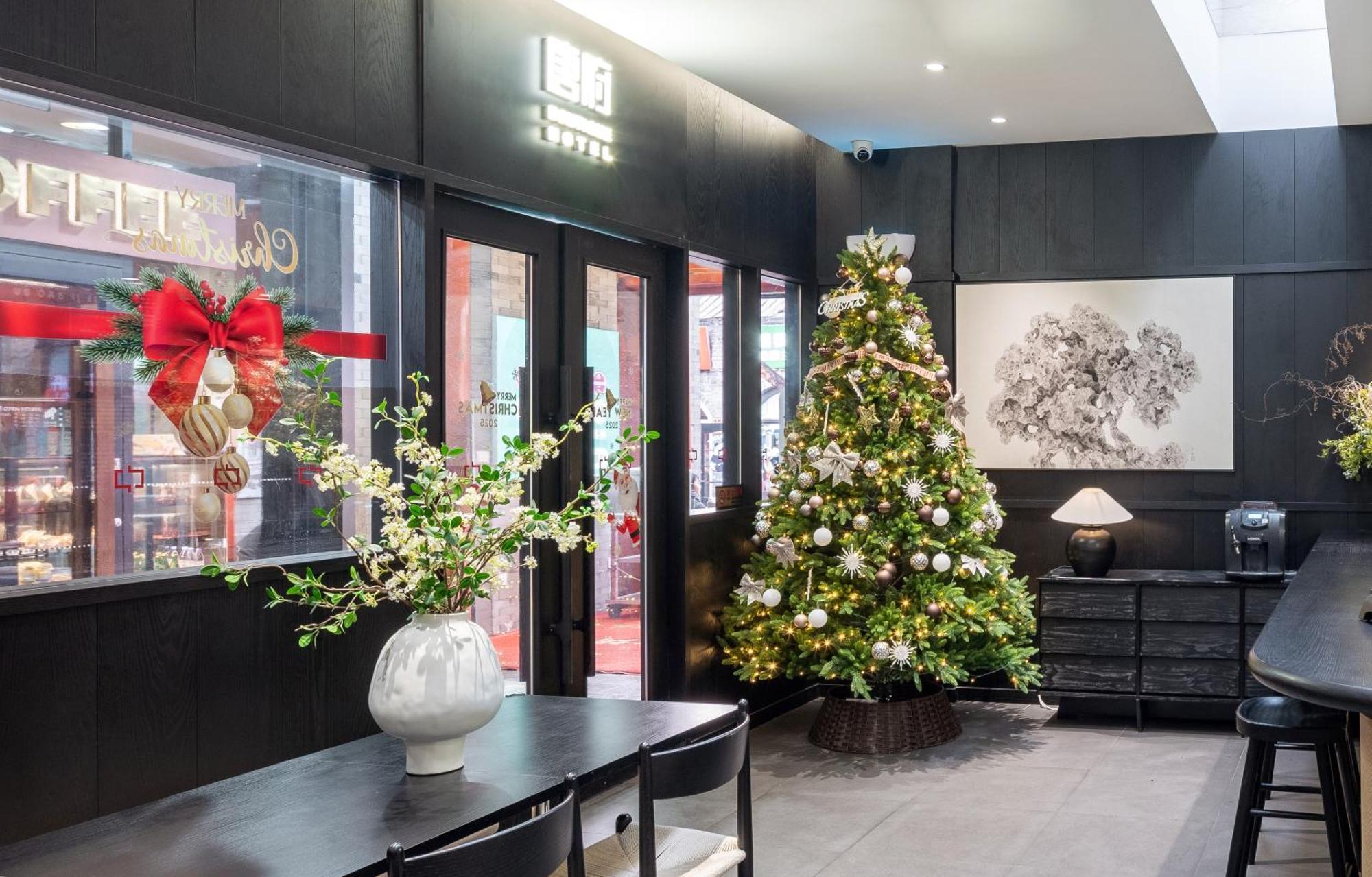 Beijing Tangfu Nanluoguxiang Wang Fu Jing Forbidden City Snack Street Hotel,1 Stop Walking To Airport Express,3 Stop To Tiananmen&Free Laundry Dry Service &Professional Free Tour Ticket Service With English Speaking Staff Extérieur photo